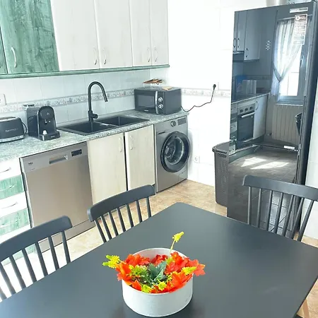7 Adultos Apartment